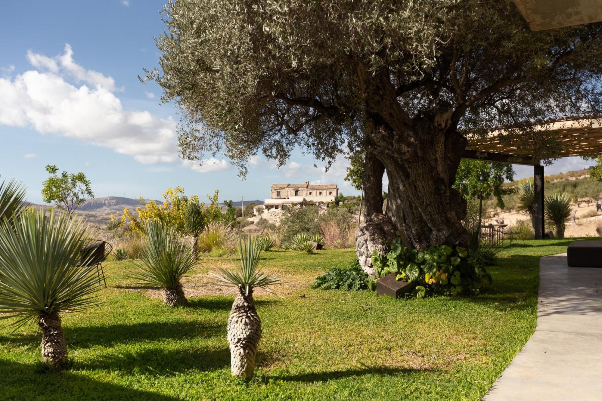 Buahjar Boutique Home Apartment Agrigento Bagian luar foto